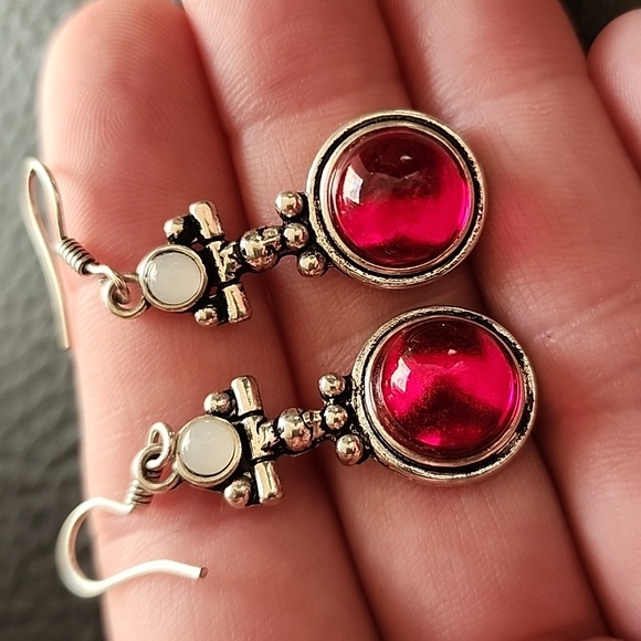 Earrings - Picture 4 of 7